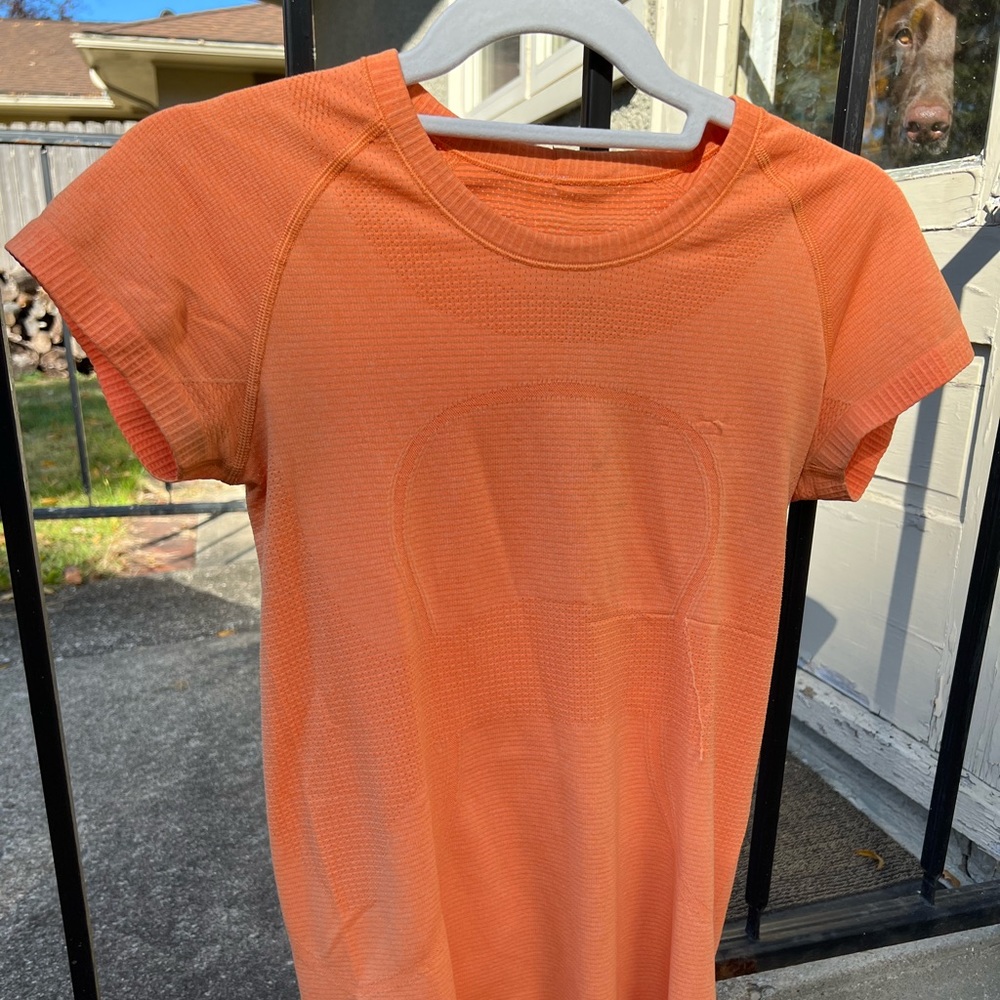 Run Swiftly Tee - used